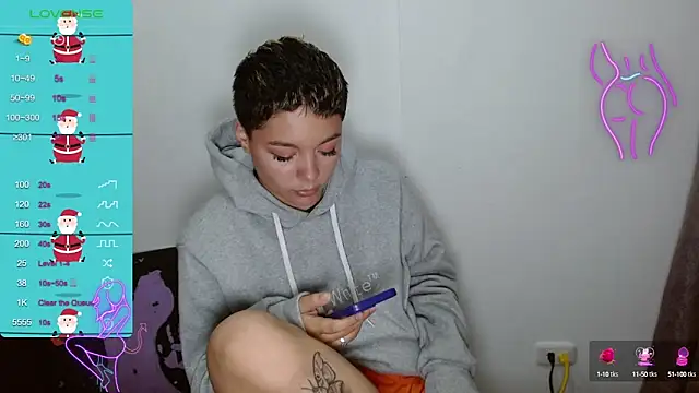 TRIXIE TANG28 online show from 01-28-25, 02:21