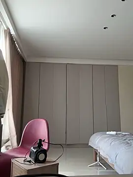 Krismil3 online show from 04-10-26, 12:17