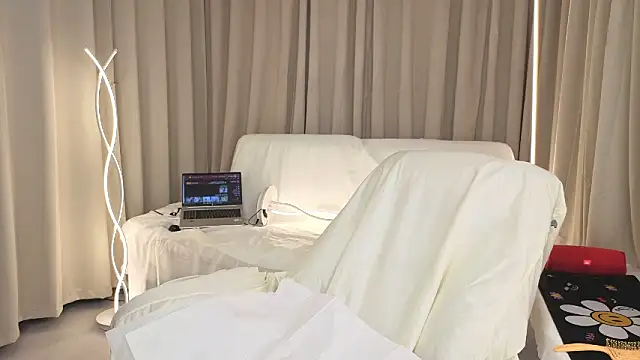 2hyun online show from 12-01-25, 01:34