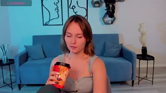 BritnieCute online show from 11-06-25, 05:44