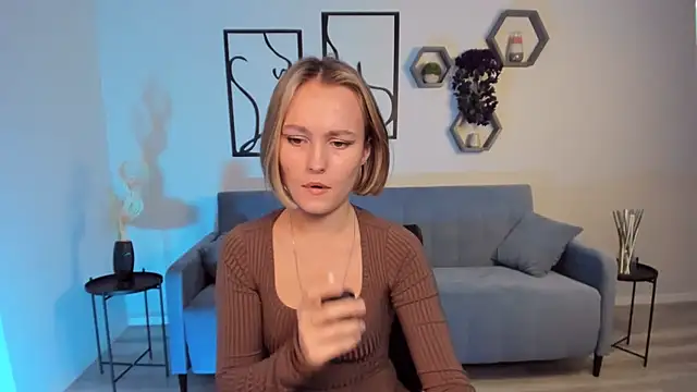 Snapshot of BritnieCute chatting on 12-05-24, 06:48 BritnieCute online show from 12-05-24, 06:48