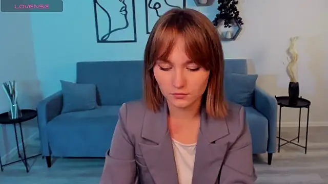 Snapshot of BritnieCute chatting on 10-22-25, 05:18 BritnieCute online show from 10-22-25, 05:18
