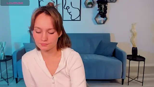 BritnieCute online show from 11-11-25, 05:35