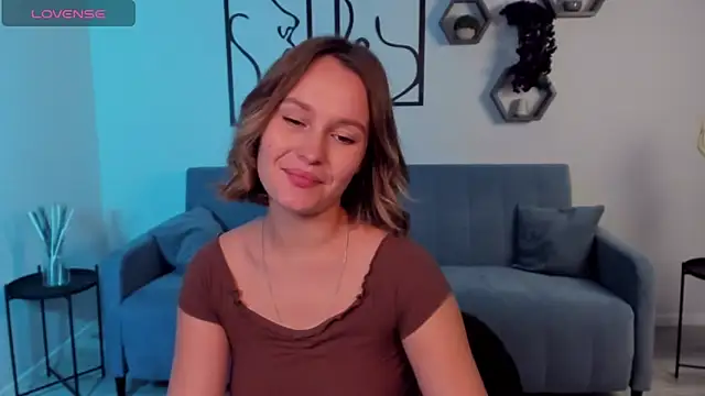 Snapshot of BritnieCute chatting on 10-14-25, 04:57 BritnieCute online show from 10-14-25, 04:57