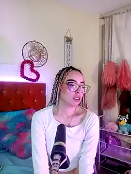 Snapshot of Yennastone chatting on 01-05-25, 12:52 Yennastone online show from 01-05-25, 12:52