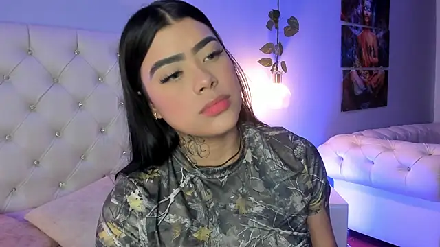 Snapshot of ZoeHarris chatting on 09-30-25, 12:11 ZoeHarris online show from 09-30-25, 12:11