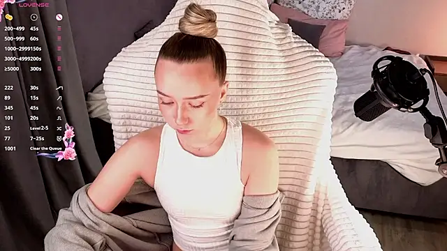 HollisBeckett online show from 03-01-26, 03:06