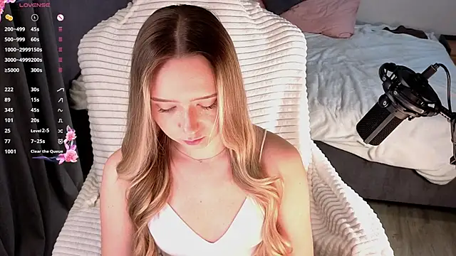 HollisBeckett online show from 03-04-26, 02:52