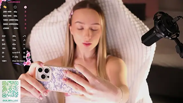 HollisBeckett online show from 02-04-26, 02:39