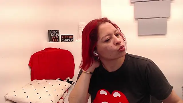 Snapshot of eva_twiss chatting on 02-21-26, 12:07 eva twiss online show from 02-21-26, 12:07