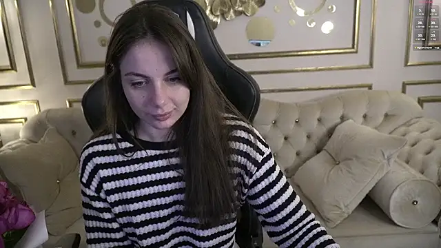 Snapshot of Alisa054 chatting on 02-08-25, 07:59 Alisa054 online show from 02-08-25, 07:59