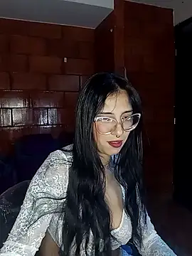 Snapshot of Raven__purple chatting on 02-05-25, 02:29 Raven  purple online show from 02-05-25, 02:29