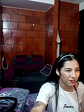 Snapshot of Raven__purple chatting on 01-29-25, 01:16 Raven  purple online show from 01-29-25, 01:16
