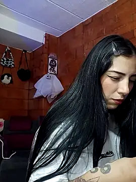 Snapshot of Raven__purple chatting on 03-15-25, 02:03 Raven  purple online show from 03-15-25, 02:03