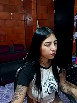 Snapshot of Raven__purple chatting on 01-28-25, 01:08 Raven  purple online show from 01-28-25, 01:08