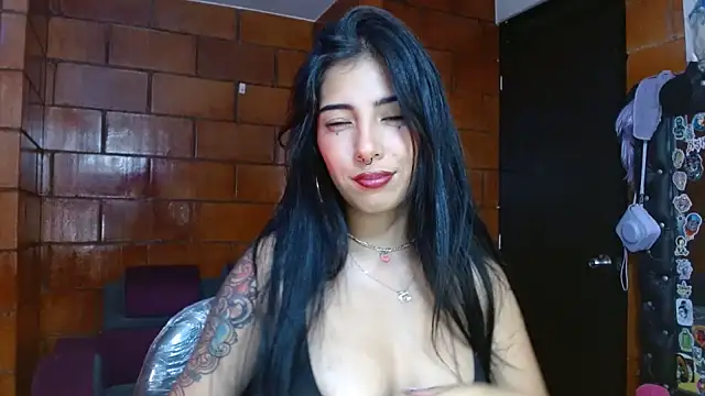 Snapshot of Raven__purple chatting on 02-06-25, 12:54 Raven  purple online show from 02-06-25, 12:54