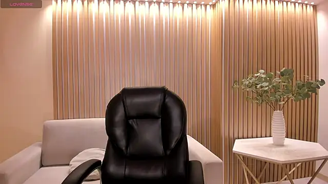 Snapshot of ChloePreston_ chatting on 06-12-26, 11:19 ChloePreston online show from 06-12-26, 11:19