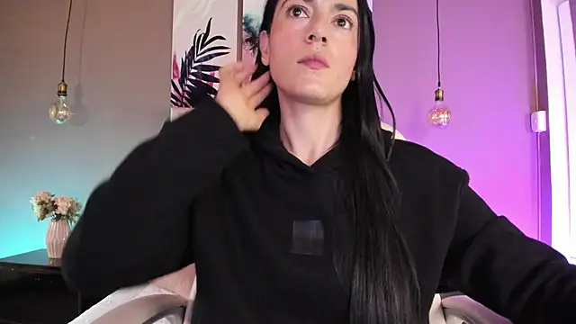 BellaClaiir online show from 11-06-25, 03:05