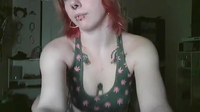 Snapshot of GoddessPinxx chatting on 05-18-26, 04:29 GoddessPinxx online show from 05-18-26, 04:29