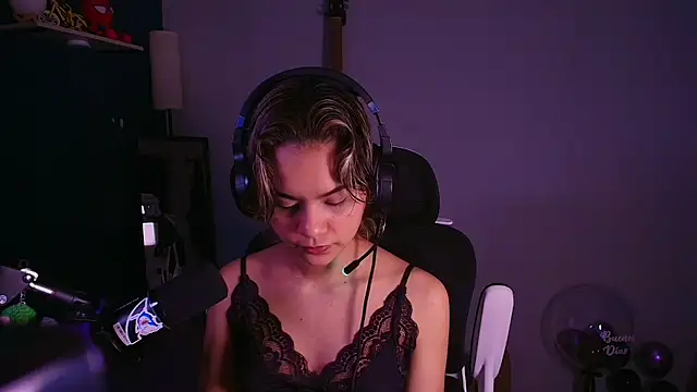 marlena3312 online show from 03-17-26, 01:58