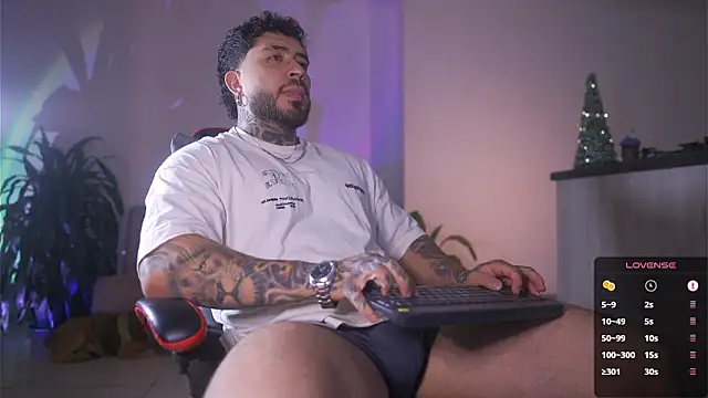 LeoSalvatore  online show from 03-09-26, 12:25