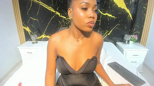 Snapshot of CarlieLyn chatting on 02-12-26, 07:13 CarlieLyn online show from 02-12-26, 07:13