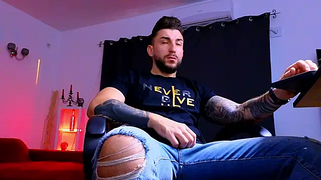 MightyAaron66 online show from 10-05-25, 04:25