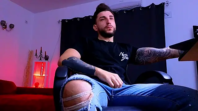 MightyAaron66 online show from 11-17-25, 05:33