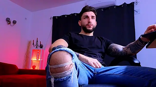 MightyAaron66 online show from 11-18-25, 03:26