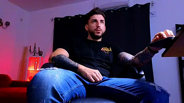 MightyAaron66 online show from 10-18-25, 04:58