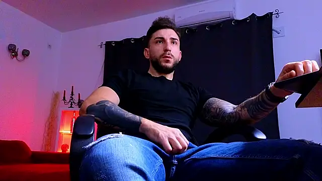 MightyAaron66 online show from 11-13-25, 04:49