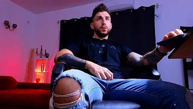 MightyAaron66 online show from 10-12-25, 01:51