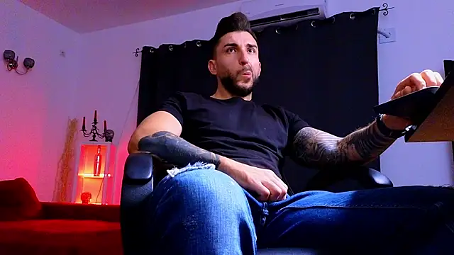 MightyAaron66 online show from 09-19-25, 02:48