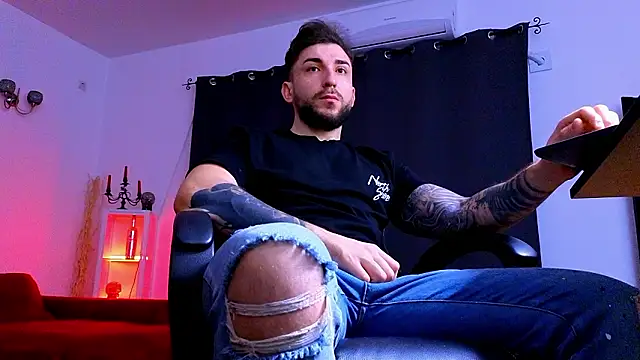 MightyAaron66 online show from 02-10-26, 05:17