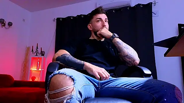 MightyAaron66 online show from 10-25-25, 04:22