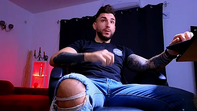 MightyAaron66 online show from 10-13-25, 02:46