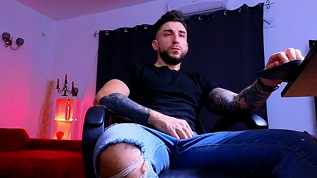 MightyAaron66 online show from 12-05-25, 05:39