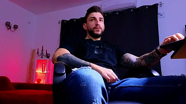 MightyAaron66 online show from 09-26-25, 04:19