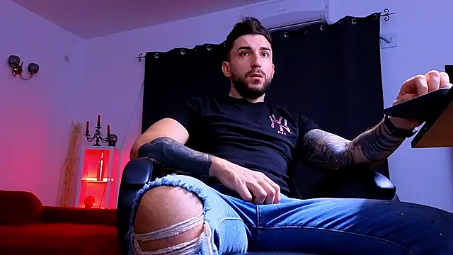 MightyAaron66 online show from 10-19-25, 04:26