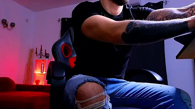 MightyAaron66 online show from 10-20-25, 02:35