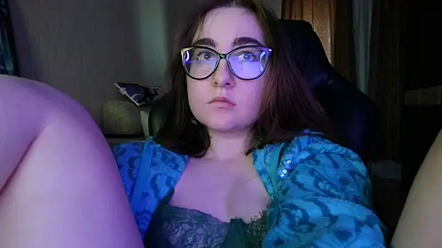 Snapshot of el_sweety chatting on 03-17-25, 04:22 el sweety online show from 03-17-25, 04:22