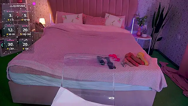 KiraRoxx online show from 04-13-26, 11:58