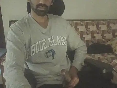 Snapshot of dominanthubby chatting on 02-21-25, 03:56 dominanthubby online show from 02-21-25, 03:56