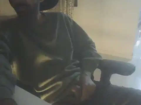Snapshot of dominanthubby chatting on 12-04-24, 12:02 dominanthubby online show from 12-04-24, 12:02
