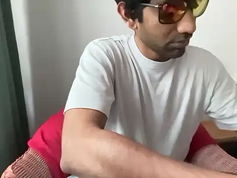 Snapshot of dominanthubby chatting on 06-09-26, 07:31 dominanthubby online show from 06-09-26, 07:31