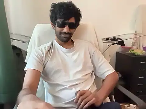 Snapshot of dominanthubby chatting on 06-03-26, 07:42 dominanthubby online show from 06-03-26, 07:42