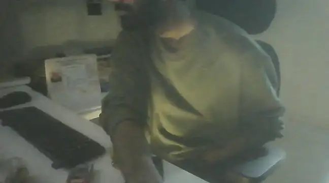 Snapshot of dominanthubby chatting on 12-21-24, 10:40 dominanthubby online show from 12-21-24, 10:40
