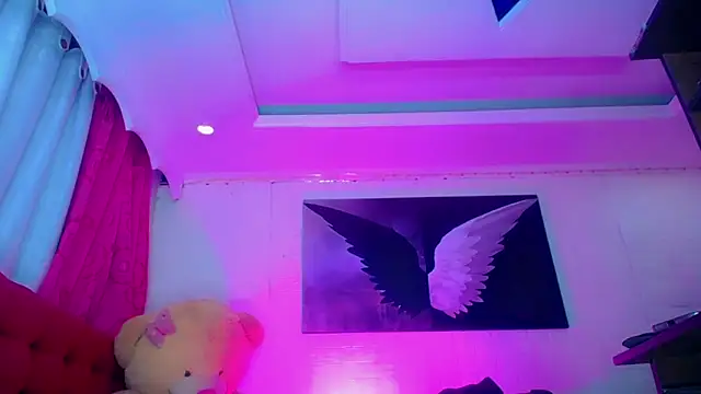 NahomiCamper online show from 12-18-25, 02:32