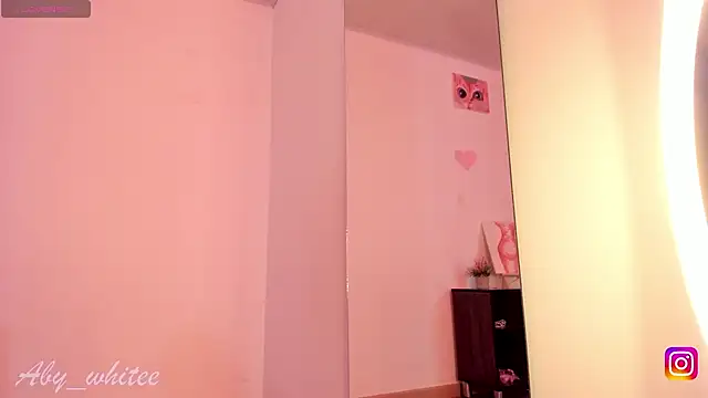 AbyWhitee online show from 09-18-25, 11:35