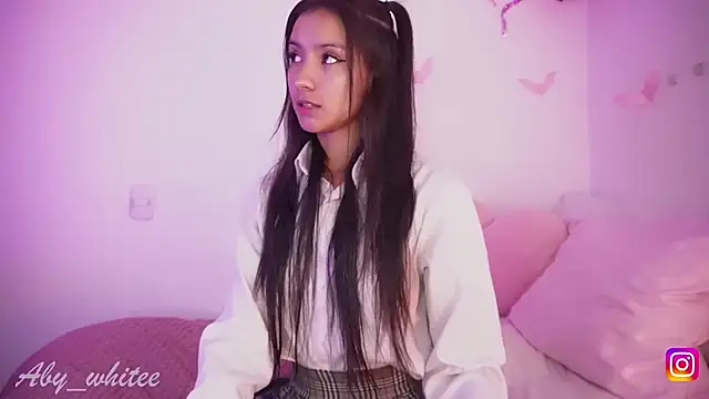 AbyWhitee online show from 11-05-25, 10:51